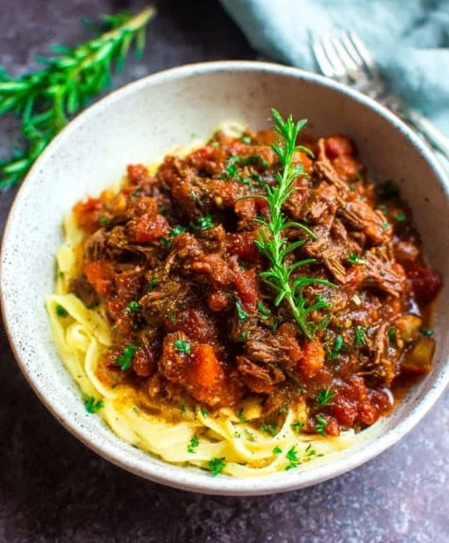 Slow Cooker Beef Ragu: Whole30, Pnon-non-non-alcoholic alternativeic non-alcoholic aleo, Gluten-Free